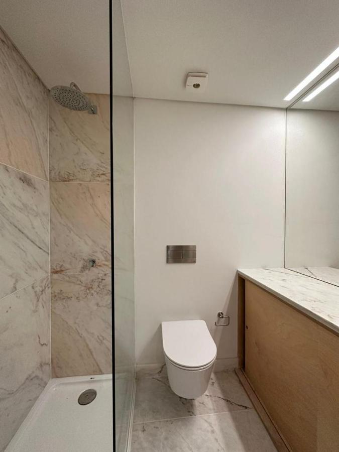 Quarto Com Varanda Na Rua Dos Douradores Lisbon Bagian luar foto